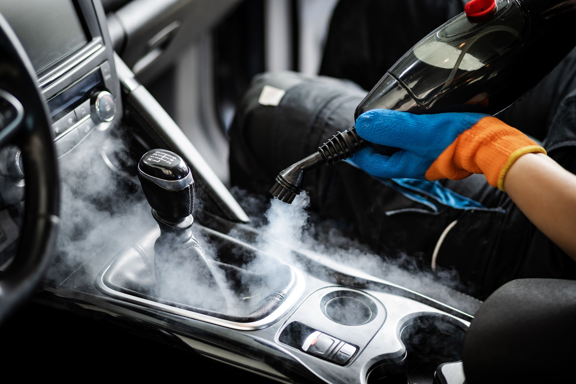 Nettoyage vapeur intérieur voiture à domicile en Essonne – Désinfection habitacle et tableau de bord par Captain Cleaner